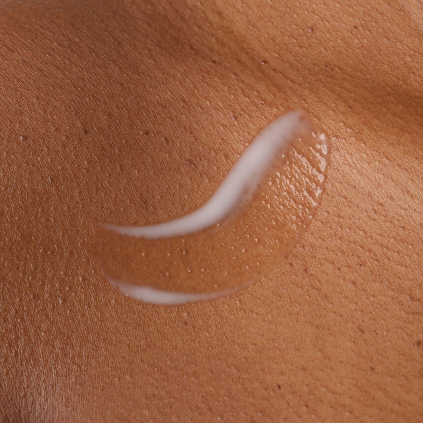 ord-niacinamide-05-body-face-pdp-application.jpg The Ordinary Niacinamide 5% Face and Body Emulsion - Image 2