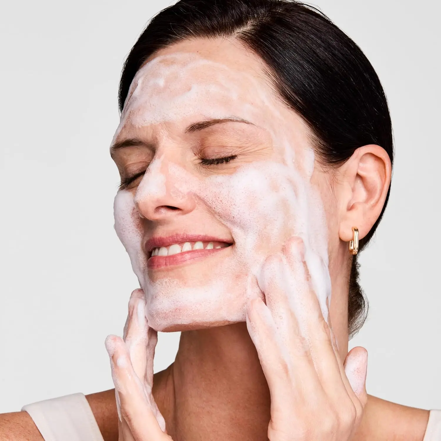 81fT+SkSbPL._SL1500_ Estée Lauder Perfectly Clean Multi-Action Foaming Face Cleanser - Image 4